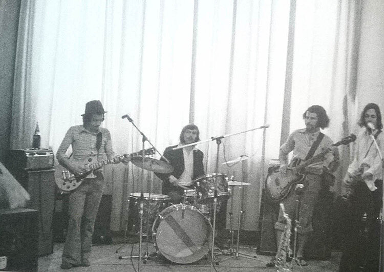 v.l.n.r.: Rolf "Wurschtl" Müller (†), Ulrich "Beo" Thielmann (†), Hermann "Fruusch" Froschauer, Golly "Blueser" Hertlein.